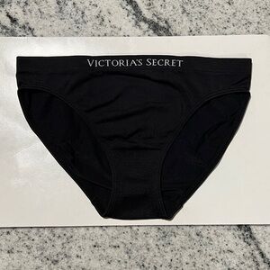 New Victoria's Secret Sexy Black Logo Seamless No Show Bikini Panties VS Small S